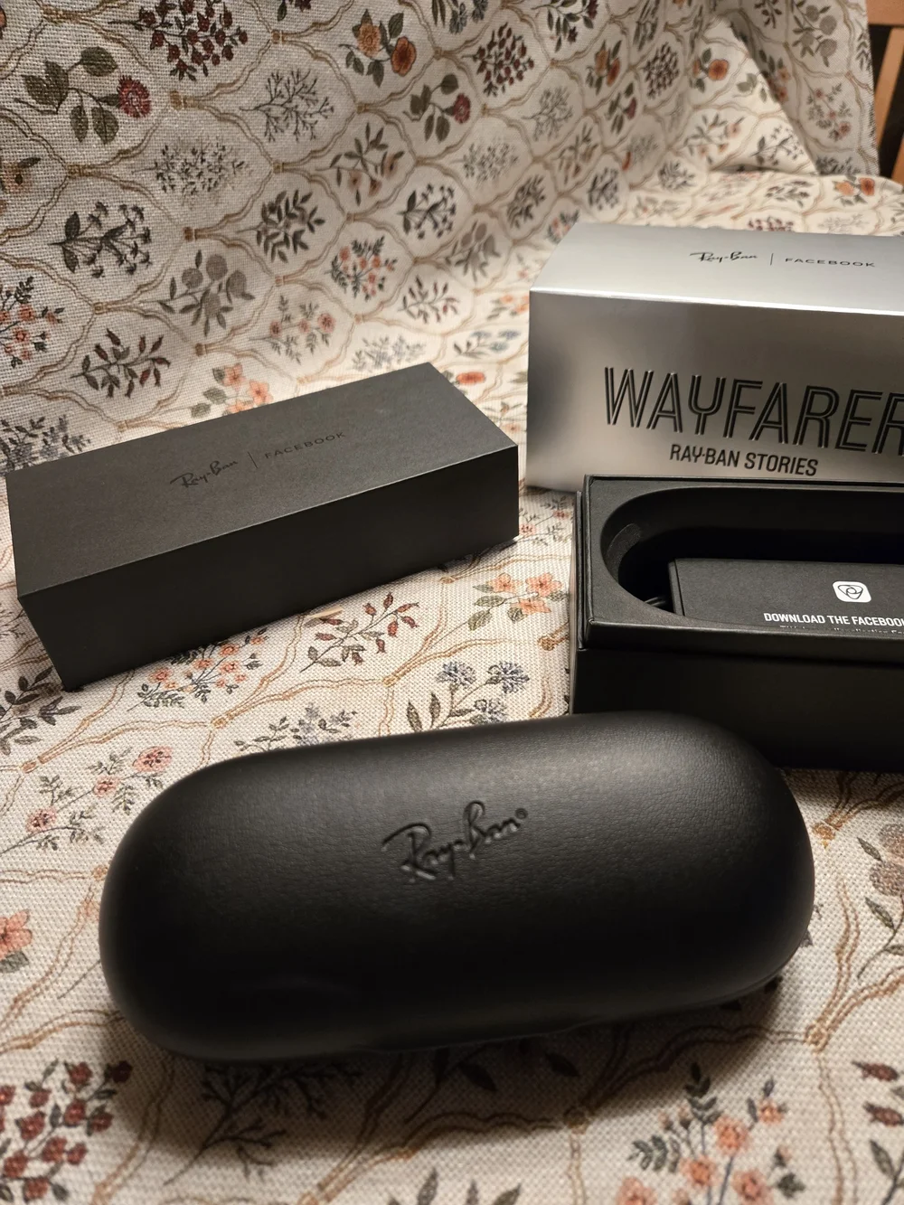 NEW Ray-Ban Stories Wayfarer RW4002 Smart Glasses Open Box